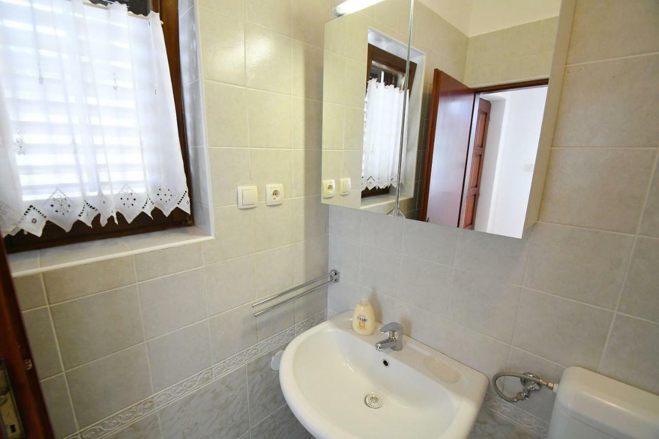 Studio Apartman Kris Marinici  Buitenkant foto